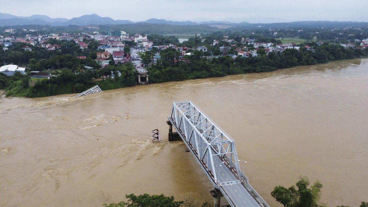 Yagi tayfunu Vietnam’ı kasıp kavururken fırtınadan ölenlerin sayısı 59’a yükseldi