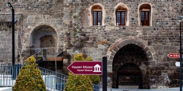 Kayseri8217de-Polis-Memuruna-Tuvalette-Gizli-Cekim-Skandali-Zanli-Tutuklandi-featured