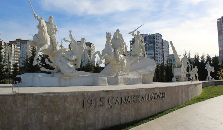 Uzman-Erakci-Busehr-Santrali8217ne-Saldiri-Akil-Disi-ve-Savas-Sucu-featured